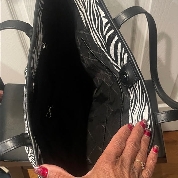 Chic Zebra Pattern MK Tote Bag - Picture 6 of 6